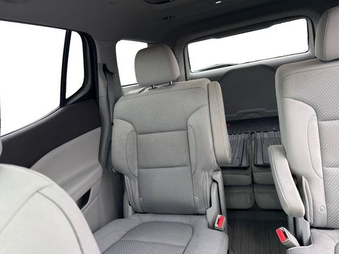 Used 2021 GMC Acadia SLE w/ Driver Convenience Package image 10