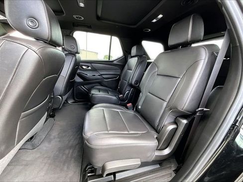 Used 2023 Chevrolet Traverse LT w/ LT Premium Package AWD/4WD image 15