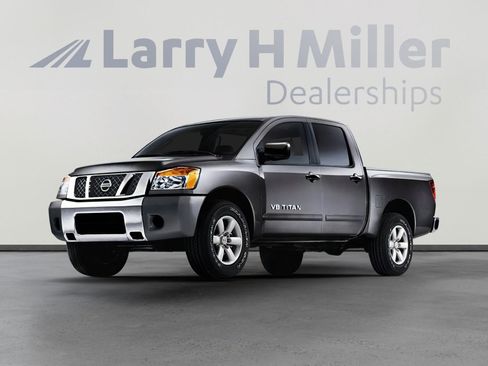 Used 2008 Nissan Titan SE image 2