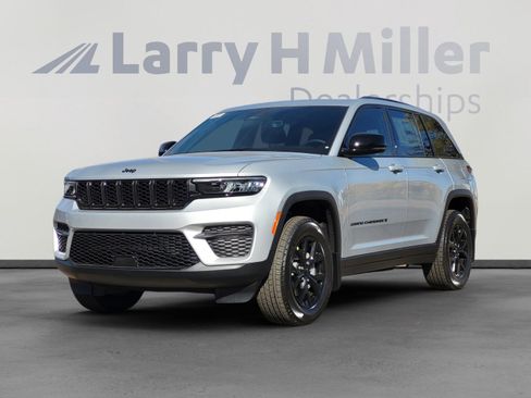 New 2025 Jeep Grand Cherokee Altitude image 1