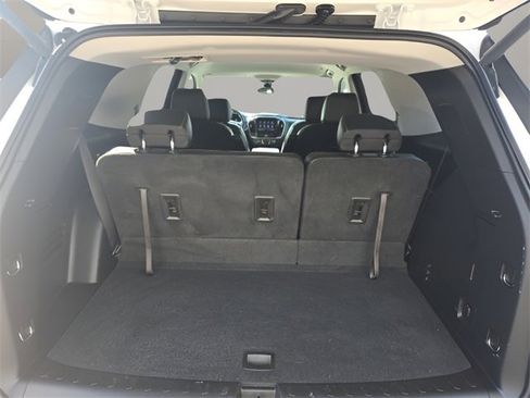 Used 2021 Chevrolet Traverse RS image 33