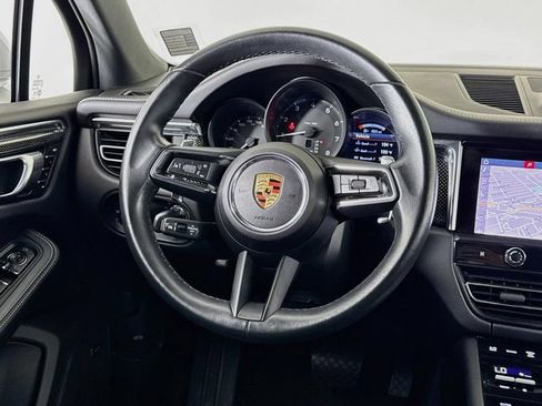 Certified 2024 Porsche Macan AWD/4WD image 12