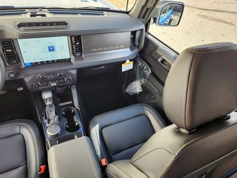 New 2025 Ford Bronco Badlands image 12