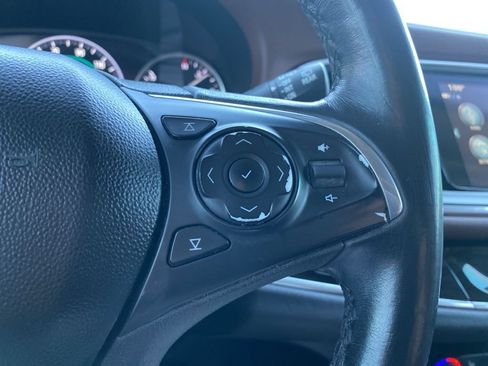 Used 2019 Buick Enclave Avenir w/ Avenir Technology Package FWD image 39