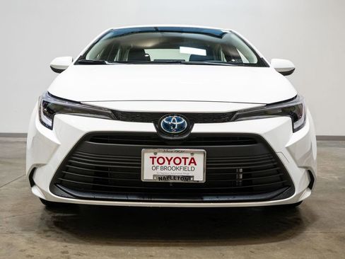 New 2025 Toyota Corolla LE image 2