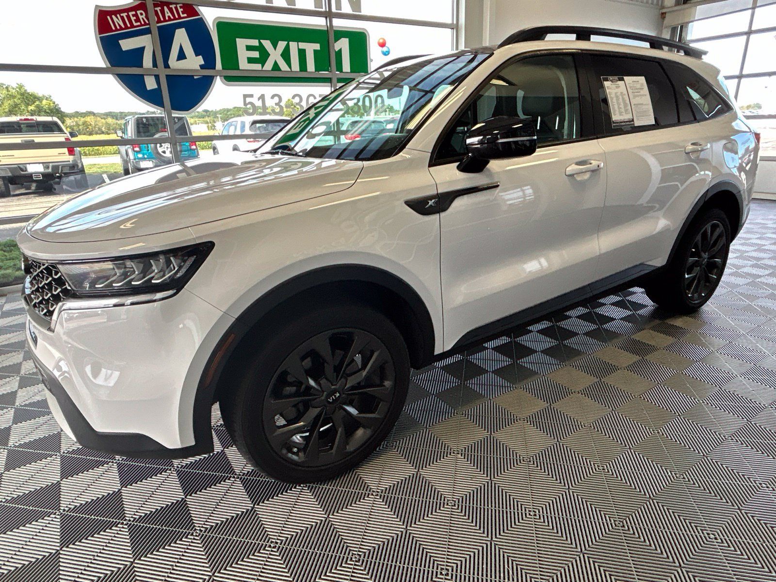 Used 2021 Kia Sorento EX w/ EX AWD X-Line Package image 3