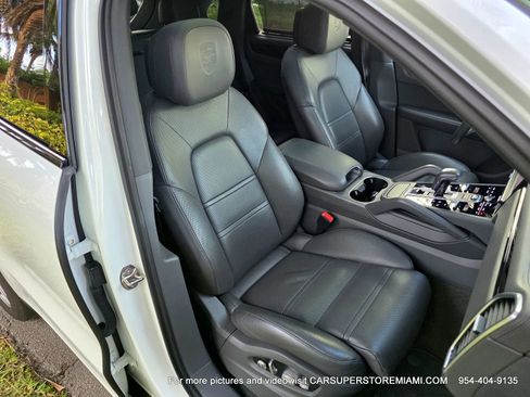 Used 2019 Porsche Cayenne image 42