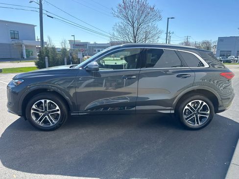 Certified 2025 Audi Q5 Premium w/ Convenience Package AWD/4WD image 5