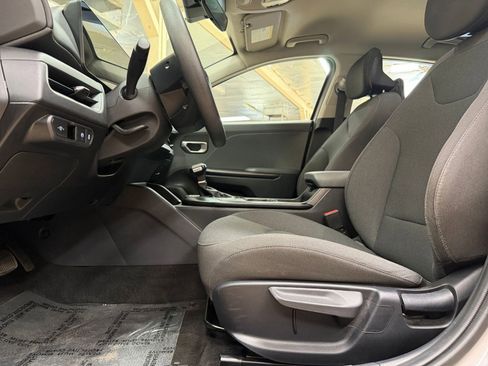Used 2025 Kia K4 FWD image 25