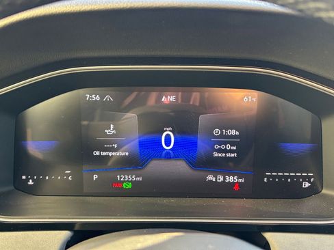 Used 2025 Volkswagen Jetta SE image 40