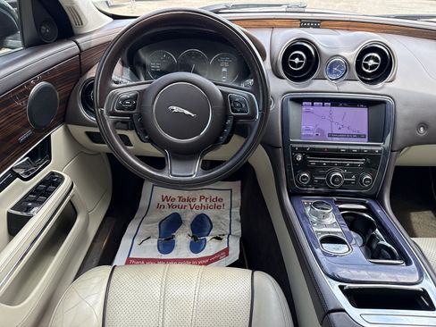 Used 2013 Jaguar XJ L Portfolio RWD image 16