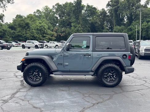 Used 2025 Jeep Wrangler Sport AWD/4WD image 3