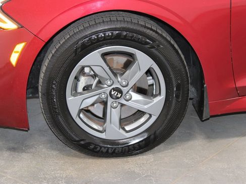 Used 2021 Kia K5 LX FWD image 18