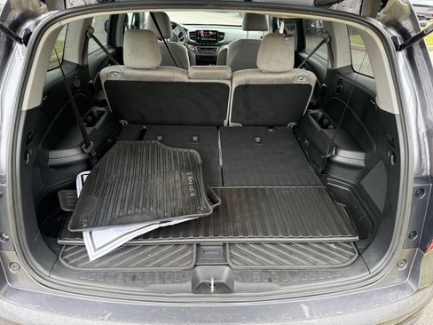 Used 2021 Honda Pilot EX image 32