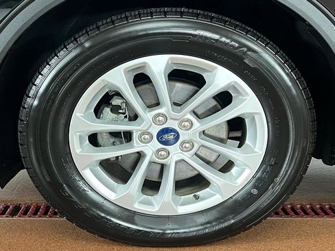 Used 2020 Ford Escape SE image 8