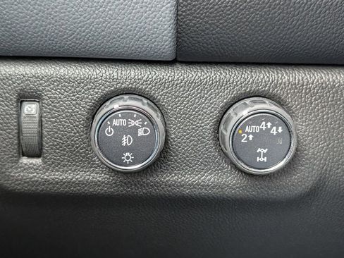 Used 2017 Chevrolet Colorado Z71 image 12