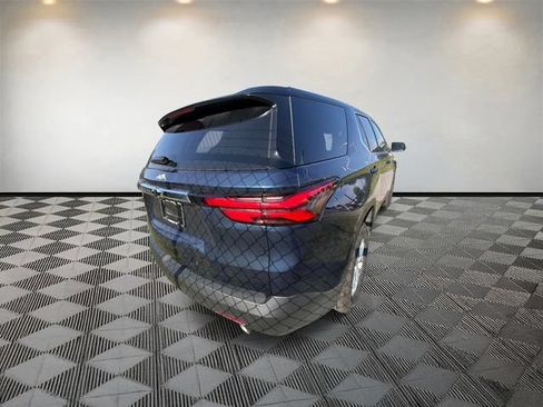 Used 2022 Chevrolet Traverse LS FWD image 7