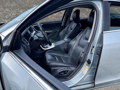 Used 2011 Volvo S60 T6 image 22