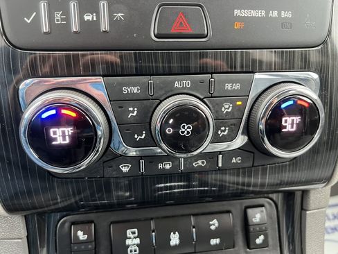 Used 2016 Chevrolet Traverse LT image 9