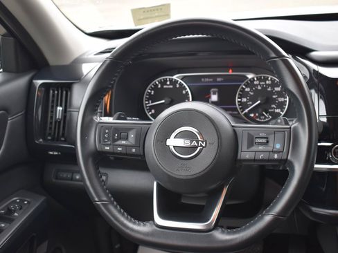 Used 2024 Nissan Pathfinder SV FWD image 35