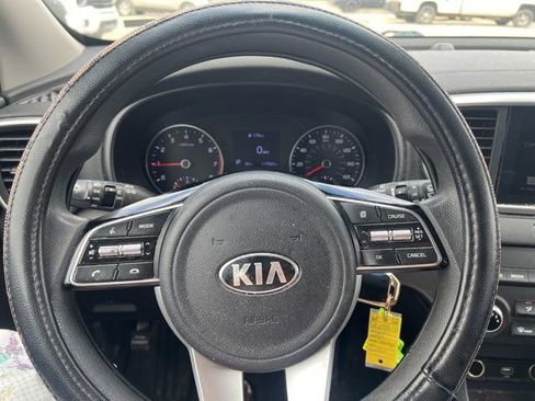 Used 2021 Kia Sportage LX AWD/4WD image 13