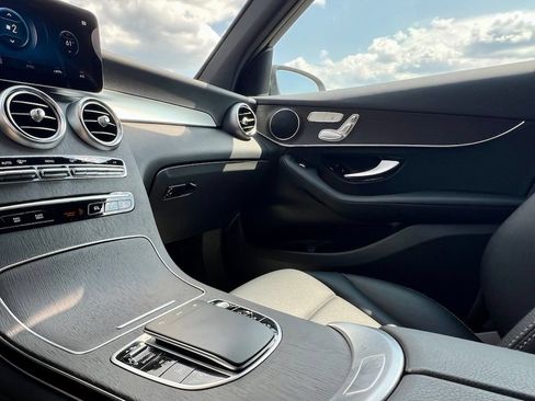 Certified 2022 Mercedes-Benz GLC 300 4MATIC image 19