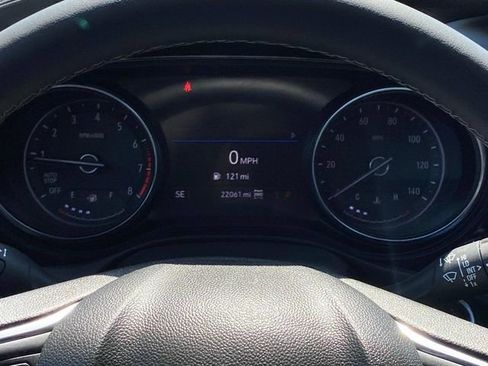 Used 2022 Buick Encore GX Preferred w/ Cold Weather Comfort Package AWD/4WD image 25