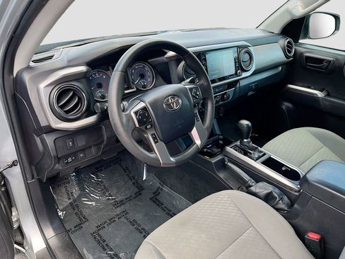 Used 2023 Toyota Tacoma SR5 AWD/4WD image 9