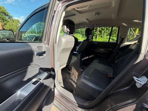 Used 2014 Jeep Compass Latitude AWD/4WD image 26