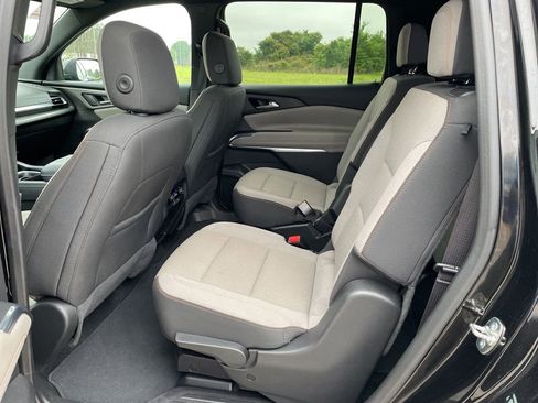 Used 2025 Chevrolet Traverse LT FWD image 26