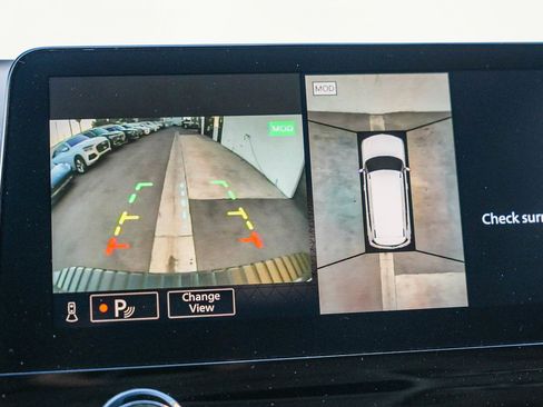 Used 2024 Nissan Armada Platinum w/ Captain's Chairs Package image 26