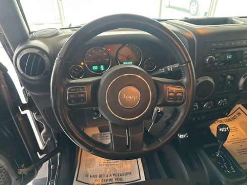 Used 2017 Jeep Wrangler Unlimited Sport w/ Power Convenience Group image 12