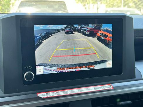 Certified 2025 Toyota 4Runner SR5 AWD/4WD image 32