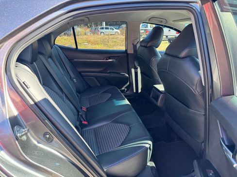 Used 2020 Toyota Camry SE image 13