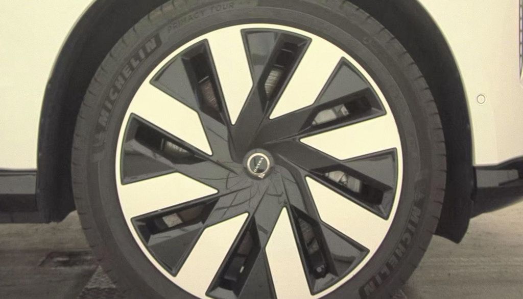 Used 2025 Volvo EX90 Ultra AWD/4WD image 10