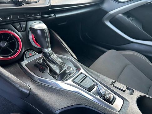 Used 2018 Chevrolet Camaro LT RWD image 23
