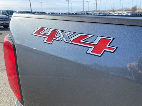 Used 2020 Chevrolet Colorado LT image 32