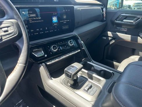 Certified 2023 GMC Sierra 1500 AT4 w/ Technology Package AWD/4WD image 23