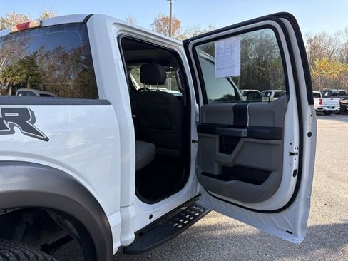 Used 2018 Ford F150 XLT image 32