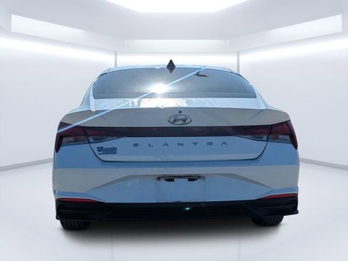 Used 2022 Hyundai Elantra SEL w/ Convenience Package image 4