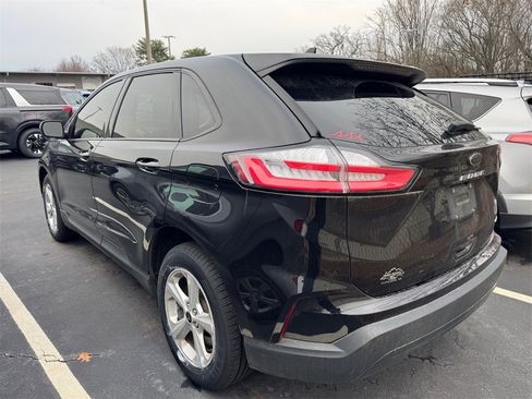 Used 2023 Ford Edge SE image 7