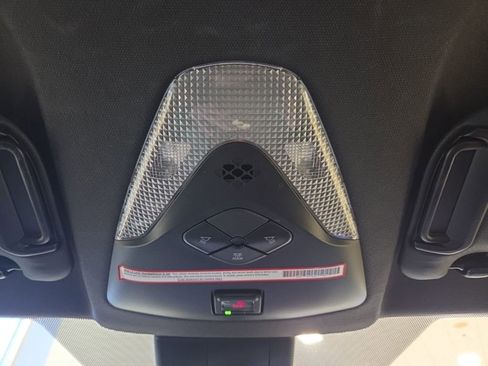 Used 2021 Toyota C-HR XLE image 28