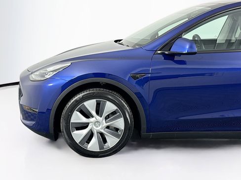 Used 2023 Tesla Model Y Long Range image 40
