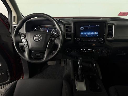 Used 2024 Nissan Frontier SV w/ SV Convenience Package image 16