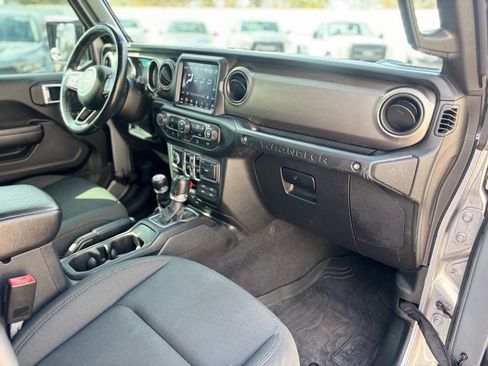 Used 2021 Jeep Wrangler Unlimited Sport image 11