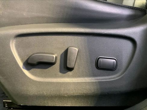 Used 2015 Nissan Rogue SL image 38