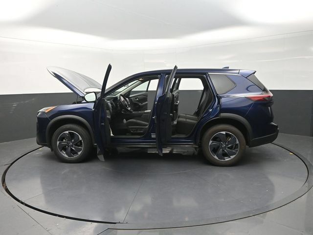 Used 2024 Nissan Rogue SV FWD image 42