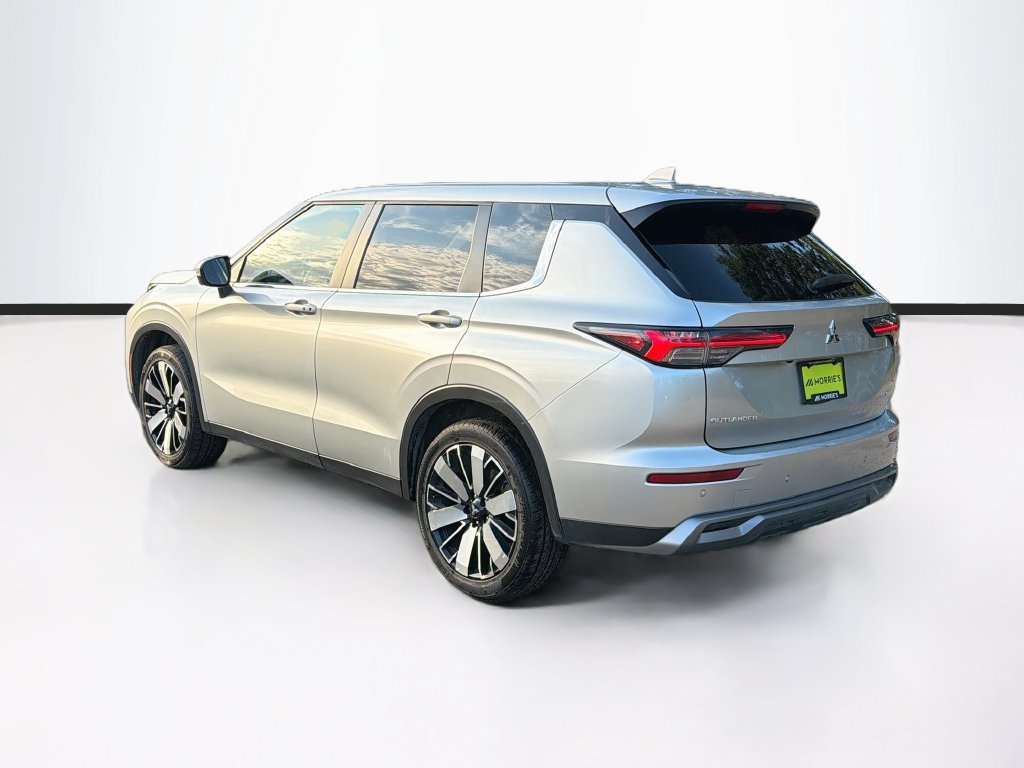 Used 2025 Mitsubishi Outlander SE AWD/4WD image 7