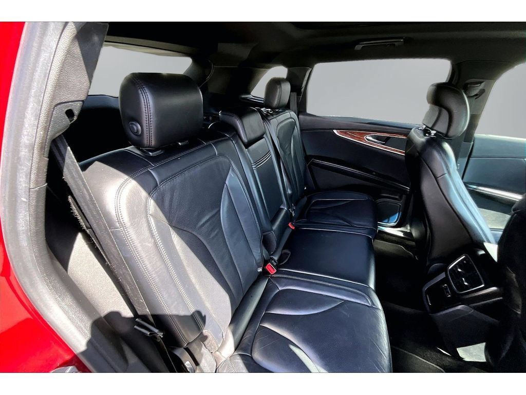 Used 2016 Lincoln MKX Reserve w/ Equipment Group 102A AWD/4WD image 21