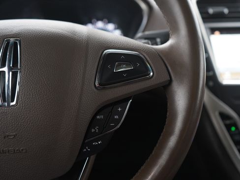 Used 2018 Lincoln MKX Reserve w/ Driver Assistance Package AWD/4WD image 27